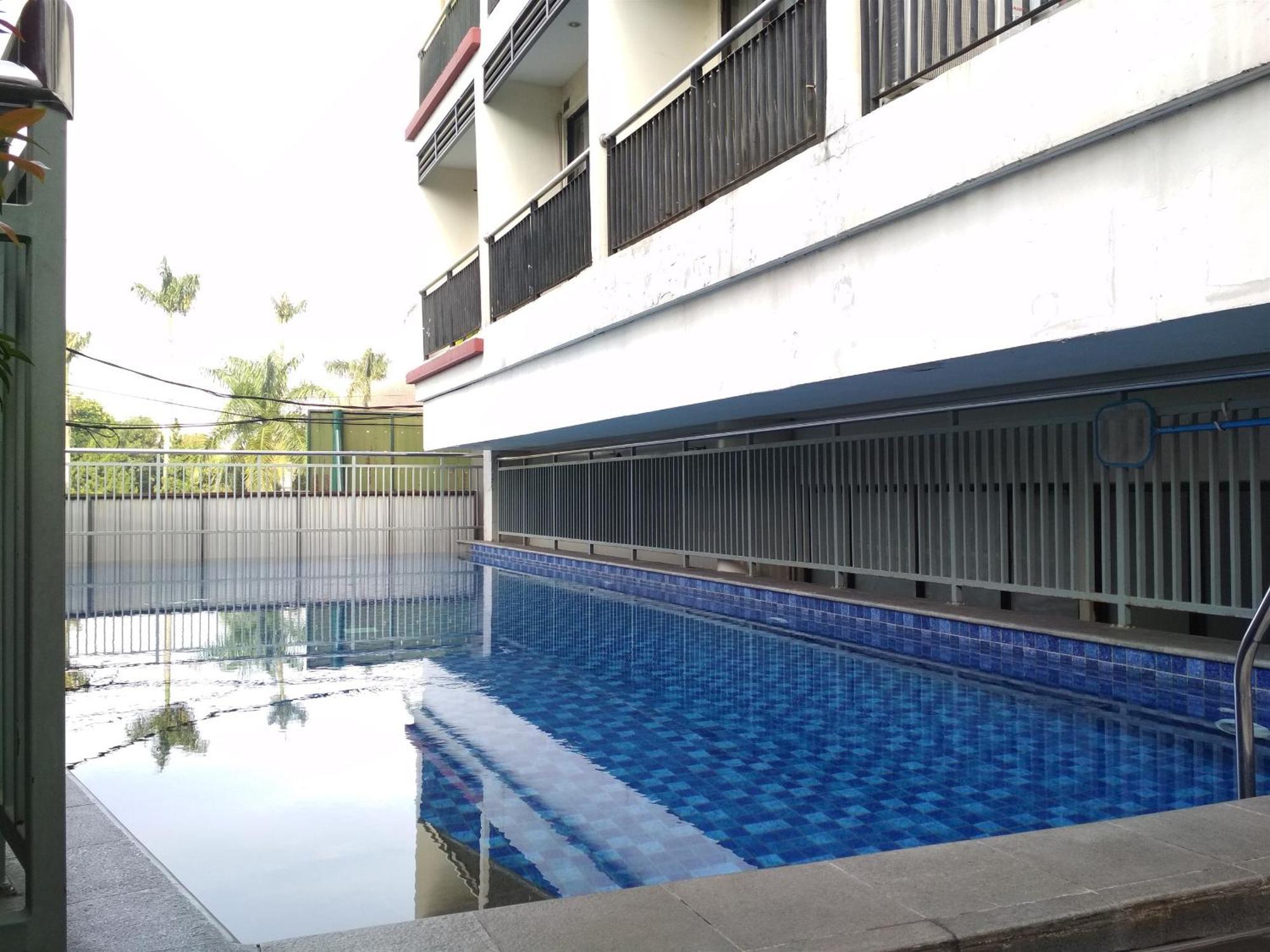 Simply And Comfy Studio Room Apartment Beverly Dago By Travelio Bandung Dış mekan fotoğraf