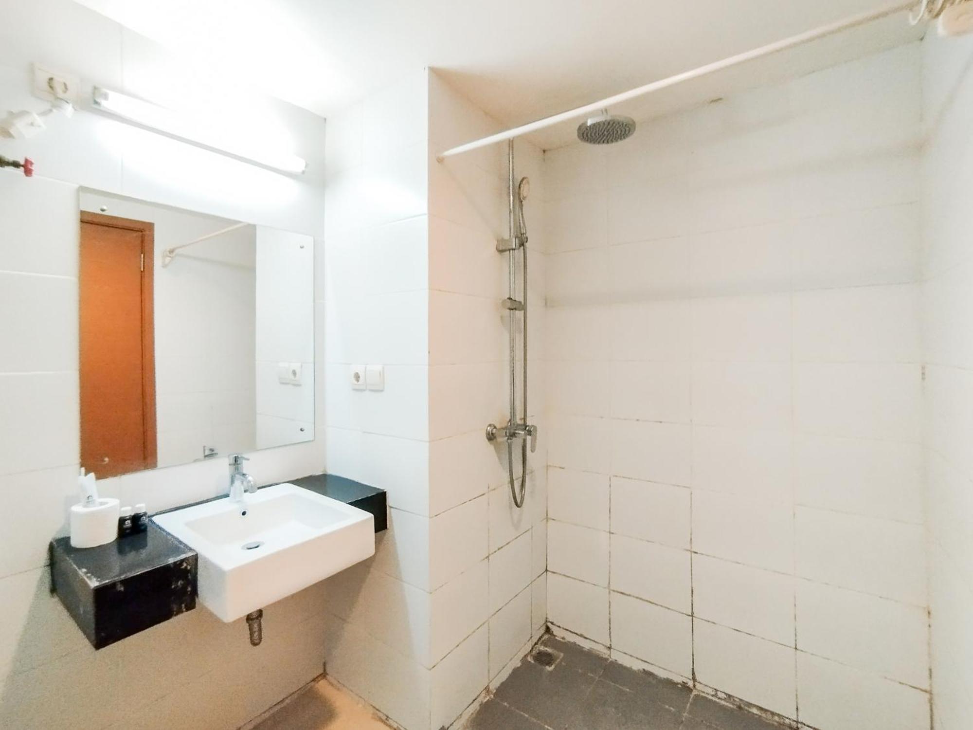 Simply And Comfy Studio Room Apartment Beverly Dago By Travelio Bandung Dış mekan fotoğraf